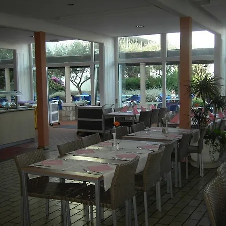 Sunny By Valamar دوبروفينك