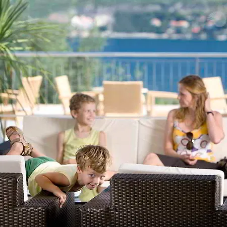 فندق Sunny By Valamar دوبروفينك