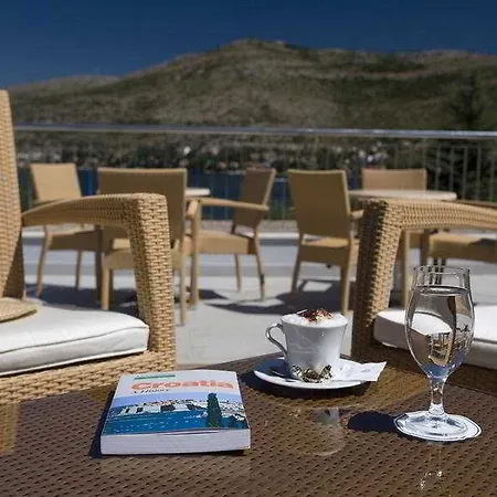 Sunny By Valamar دوبروفينك